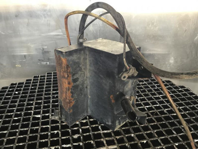 Expansion tank Liebherr Equalizing Reservoir: picture 10