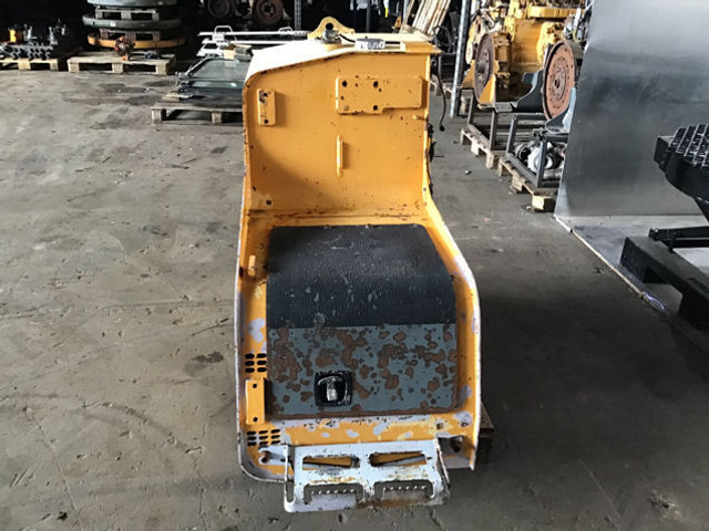 Liebherr Fuel Tank - Fuel tank: picture 1 Liebherr Fuel Tank - Fuel tank: picture 1