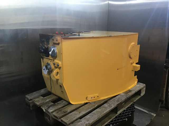 Liebherr Fuel Tank - Fuel tank: picture 2 Liebherr Fuel Tank - Fuel tank: picture 2