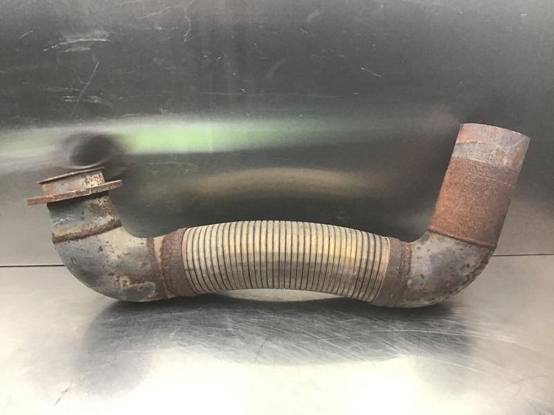 Liebherr L550 / L556 - Exhaust pipe: picture 1 Liebherr L550 / L556 - Exhaust pipe: picture 1