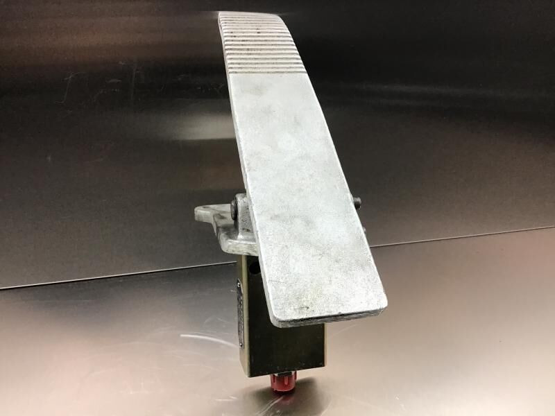 Liebherr Pilot Control Unit - Pedal: picture 1 Liebherr Pilot Control Unit - Pedal: picture 1