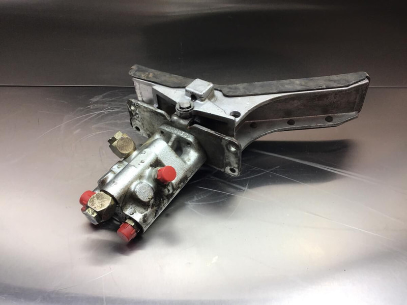 Liebherr Pilot Control Unit - Pedal: picture 2 Liebherr Pilot Control Unit - Pedal: picture 2