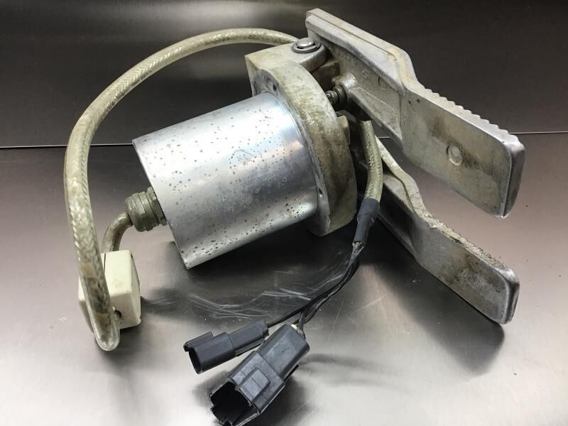 Liebherr Pilot Control Unit - Pedal: picture 2 Liebherr Pilot Control Unit - Pedal: picture 2