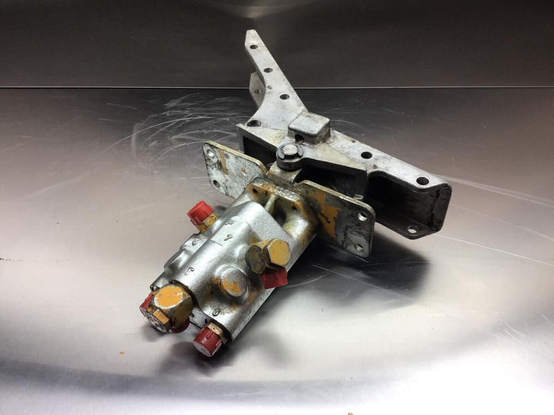 Liebherr Pilot Control Unit - Pedal: picture 2 Liebherr Pilot Control Unit - Pedal: picture 2