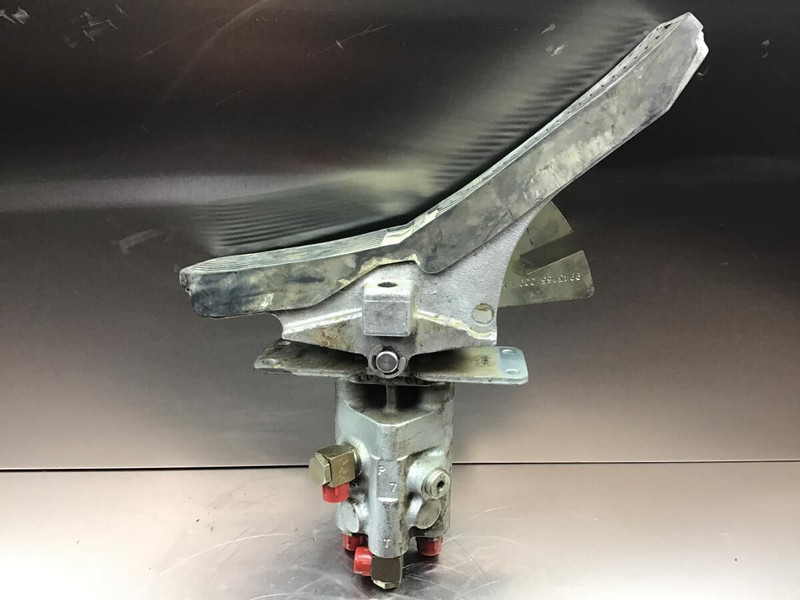 Liebherr Pilot Control Unit - Pedal: picture 2 Liebherr Pilot Control Unit - Pedal: picture 2