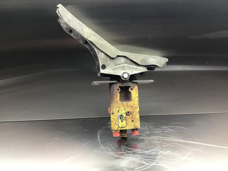 Liebherr Pilot Control Unit - Pedal: picture 1 Liebherr Pilot Control Unit - Pedal: picture 1