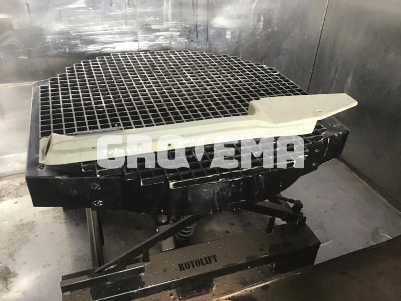 Liebherr R914STD / R914HDSL / R914B / R914 EW / R904 / R924 B / R934 / R934B / R954B / R964B / R974B / R974 - Air intake pipe: picture 1 Liebherr R914STD / R914HDSL / R914B / R914 EW / R904 / R924 B / R934 / R934B / R954B / R964B / R974B / R974 - Air intake pipe: picture 1