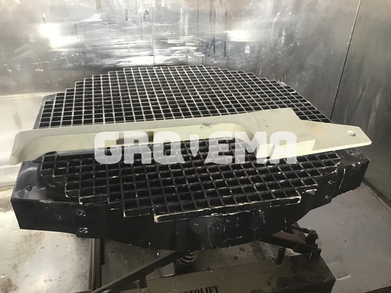 Liebherr R914STD / R914HDSL / R914B / R914 EW / R904 / R924 B / R934 / R934B / R954B / R964B / R974B / R974 - Air intake pipe: picture 2 Liebherr R914STD / R914HDSL / R914B / R914 EW / R904 / R924 B / R934 / R934B / R954B / R964B / R974B / R974 - Air intake pipe: picture 2