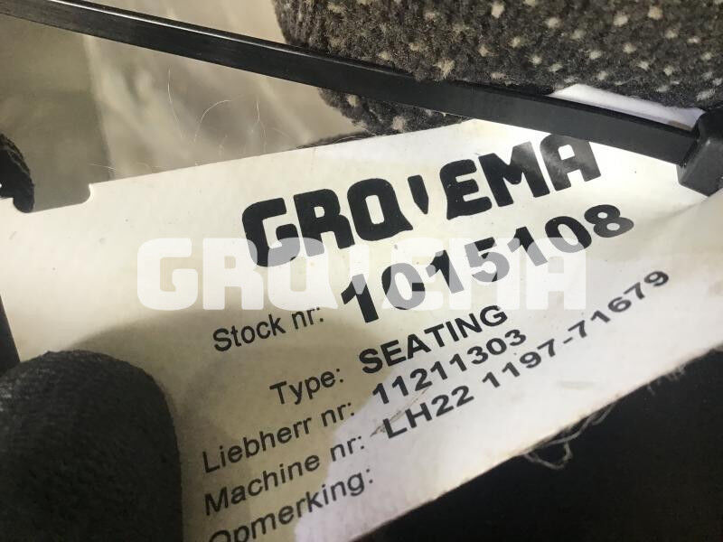 Liebherr R926 COMP / R946 LC / R946 LC-V / R946 NLC / R946 S-HD / R950 / R950 LC-V / R950 S-HD / R922 LC / R926 LC / R920 LC / R920 NLC / - Seat: picture 3 Liebherr R926 COMP / R946 LC / R946 LC-V / R946 NLC / R946 S-HD / R950 / R950 LC-V / R950 S-HD / R922 LC / R926 LC / R920 LC / R920 NLC / - Seat: picture 3