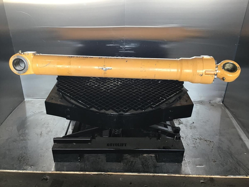 Liebherr R944C Li - Hydraulic cylinder: picture 1 Liebherr R944C Li - Hydraulic cylinder: picture 1