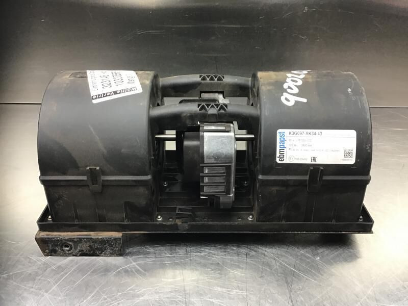 Liebherr R946 LC / R946 NLC / R956 / R976 / R926 LC / R920 / R920 LC - Blower motor: picture 1 Liebherr R946 LC / R946 NLC / R956 / R976 / R926 LC / R920 / R920 LC - Blower motor: picture 1