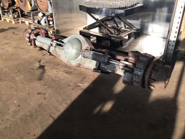 Axle and parts Liebherr REAR AXLE: picture 1
