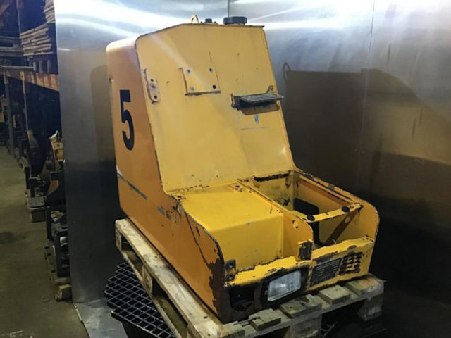 Spare parts Liebherr Fuel Tank: picture 11