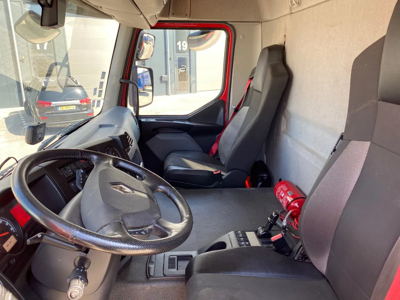 Box truck Renault D Wide 320 6x2/4 / Closed box / Dhollandia: picture 7