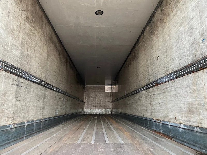 Closed box semi-trailer Van Hool Closed box / Laadklep / D-hollandia / Hard-Wood Floor / 1x Lift Axle: picture 7 Closed box semi-trailer Van Hool Closed box / Laadklep / D-hollandia / Hard-Wood Floor / 1x Lift Axle: picture 7