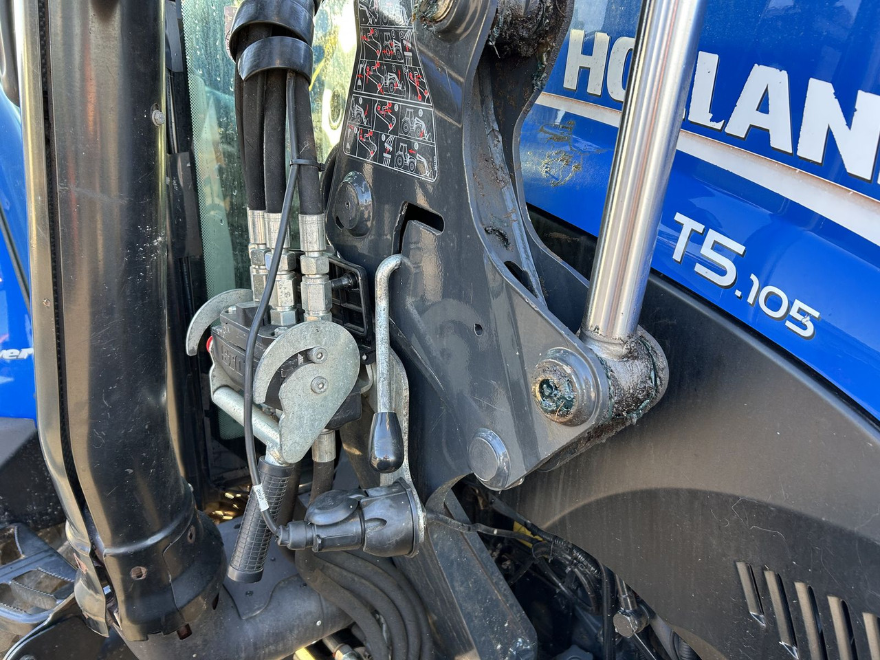 New Holland T 5.105 - Farm tractor: picture 5 New Holland T 5.105 - Farm tractor: picture 5