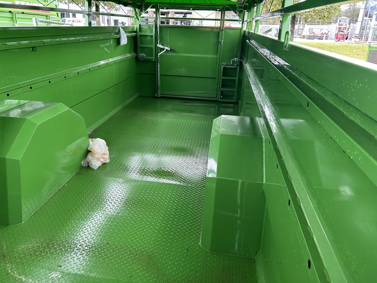 Pronar - Livestock trailer: picture 5 Pronar - Livestock trailer: picture 5