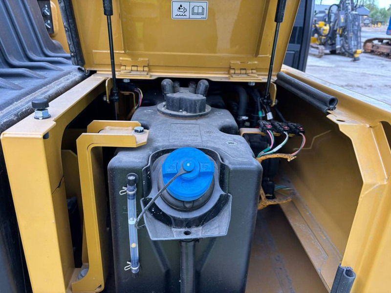 Excavator Cat 323 SLR: picture 19