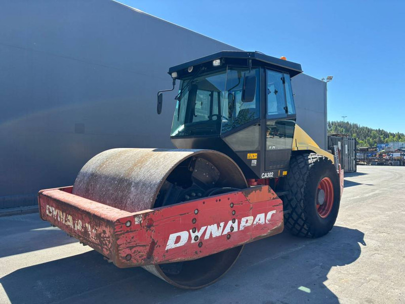Dynapac CA 302 D - Roller: picture 1 Dynapac CA 302 D - Roller: picture 1