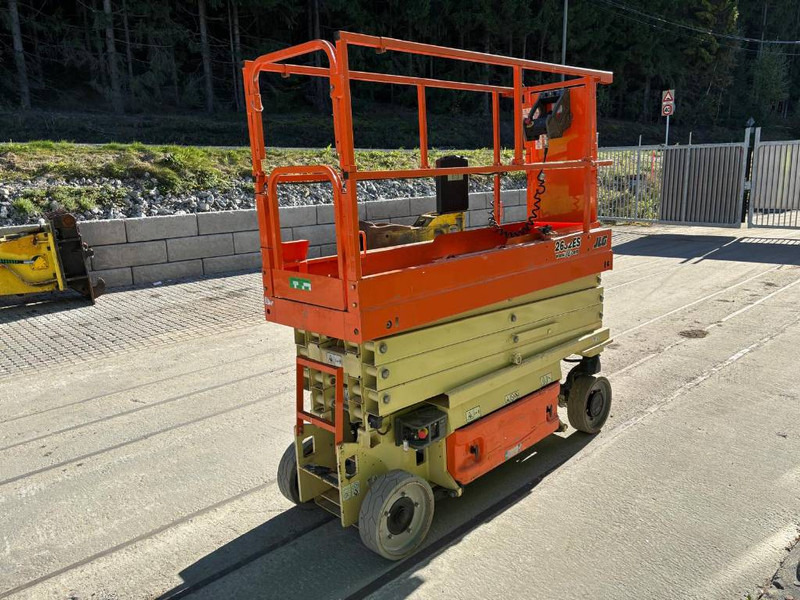 JLG 2632 ES - Scissor lift: picture 5 JLG 2632 ES - Scissor lift: picture 5