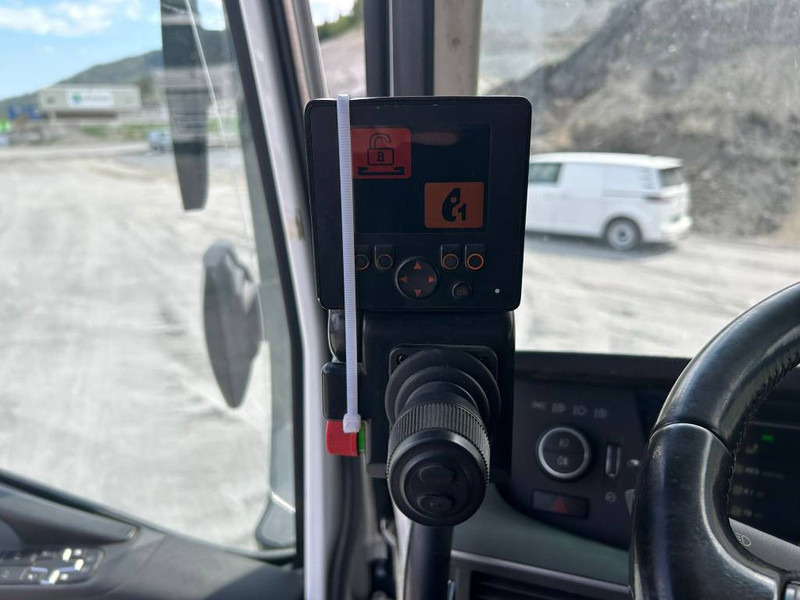 Hook lift truck Volvo FH 540 + 24T JOAB: picture 14