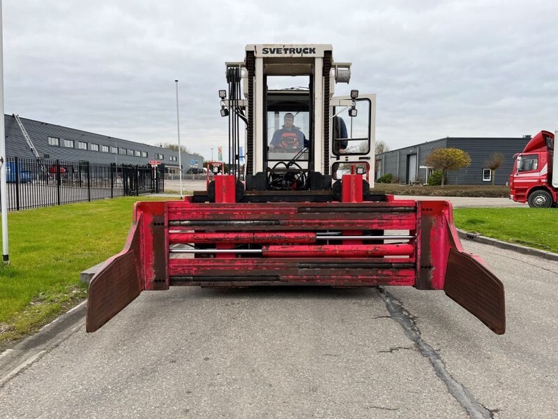 Bolzoni PULP BALE CLAMP P-1000-LS - Attachment: picture 4 Bolzoni PULP BALE CLAMP P-1000-LS - Attachment: picture 4