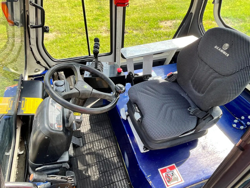 Diesel forklift Caterpillar DP70: picture 13