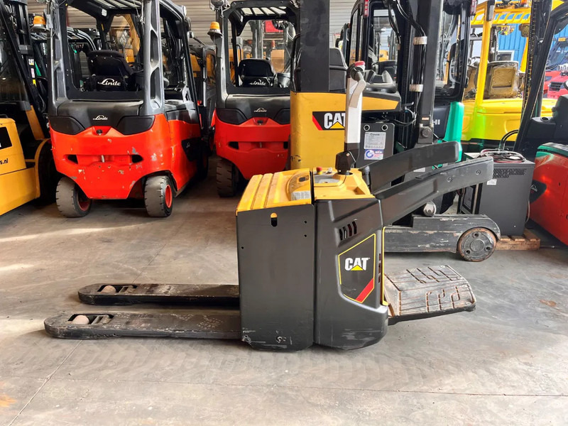 Caterpillar NPV20N2 - Pallet truck: picture 1 Caterpillar NPV20N2 - Pallet truck: picture 1