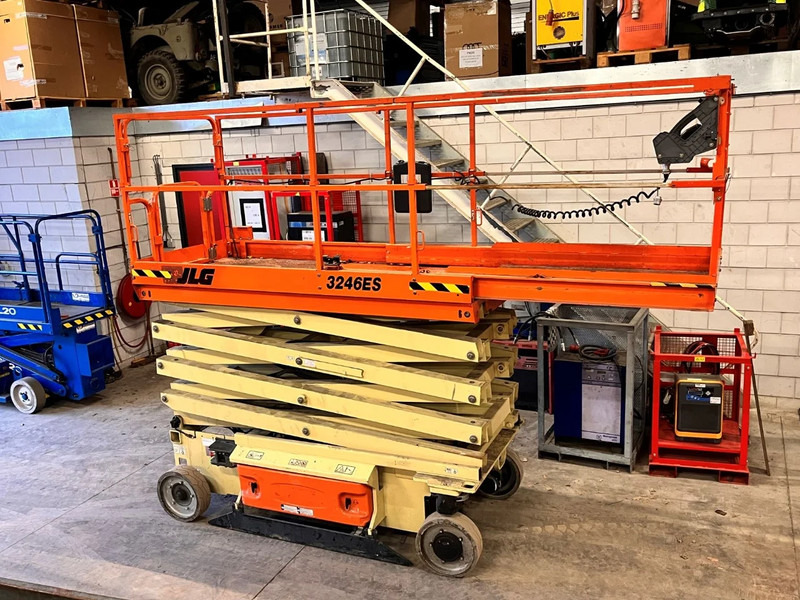 JLG 3246ES - Scissor lift: picture 4 JLG 3246ES - Scissor lift: picture 4