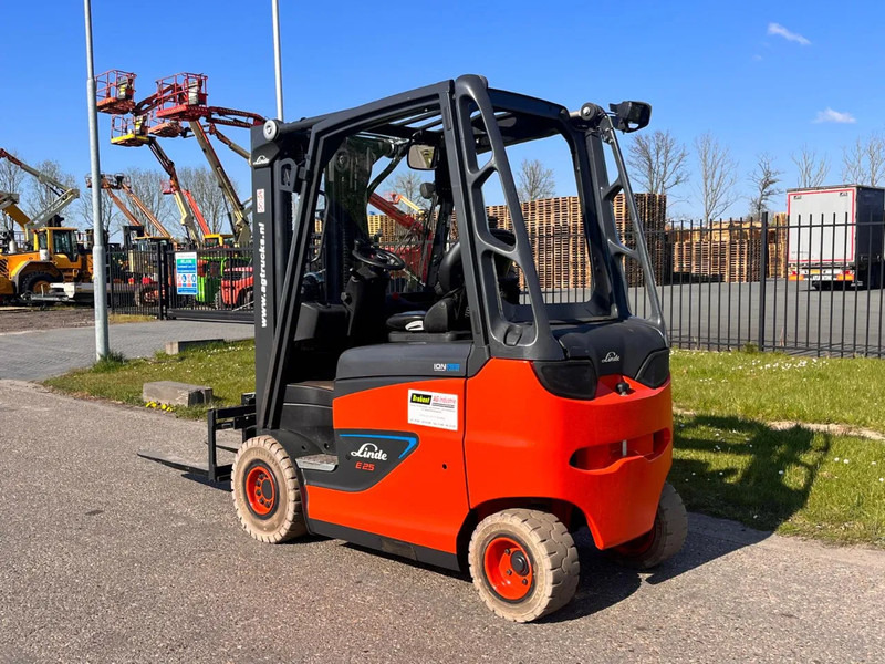 Linde E25H-01/600 - Electric forklift: picture 5 Linde E25H-01/600 - Electric forklift: picture 5