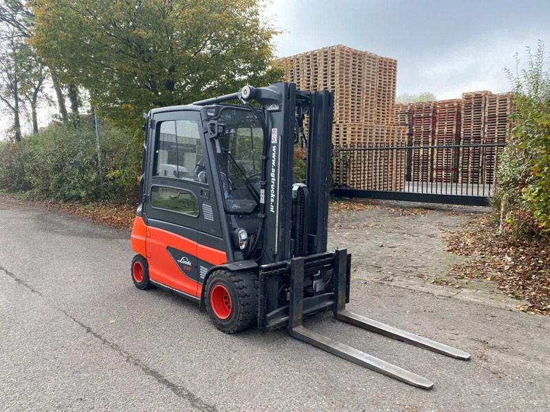 Linde E35L-01 - Electric forklift: picture 3 Linde E35L-01 - Electric forklift: picture 3