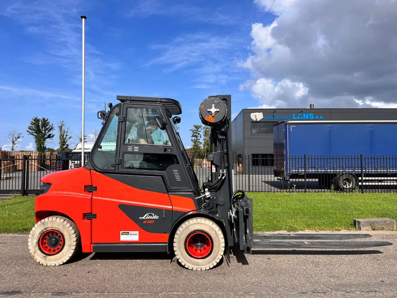 Linde E80-01/900 - Electric forklift: picture 2 Linde E80-01/900 - Electric forklift: picture 2