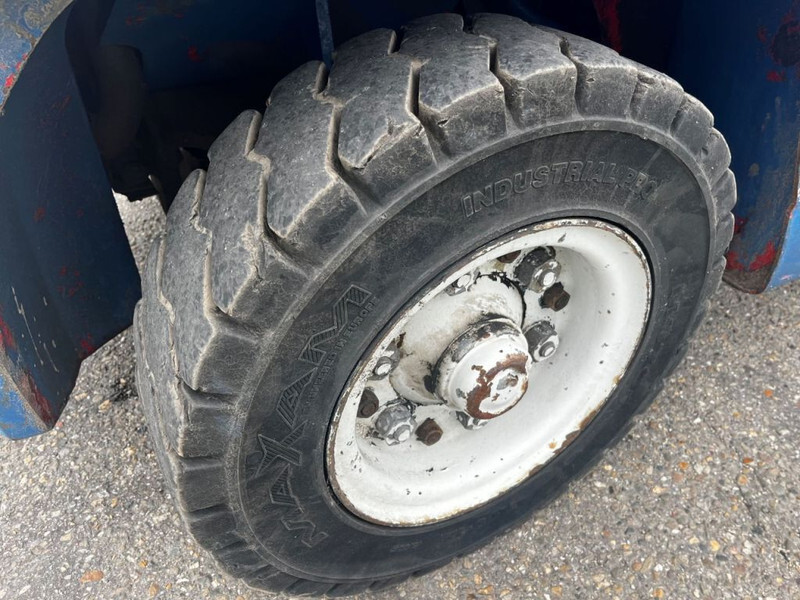 Diesel forklift Mitsubishi FD40: picture 10