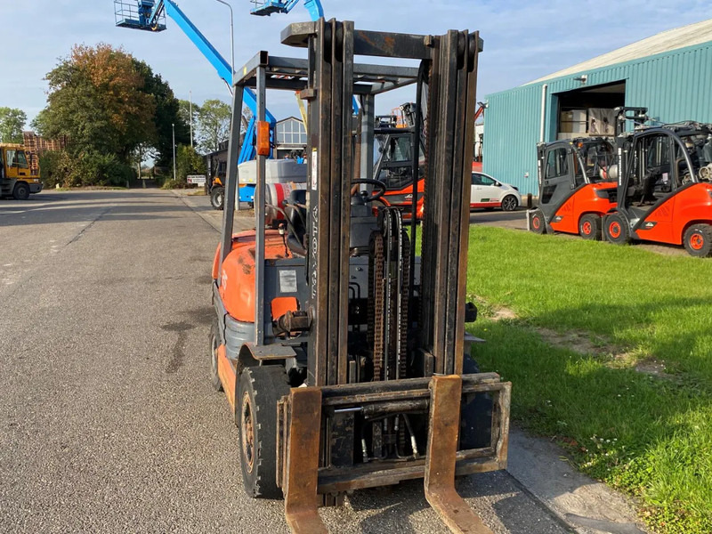 Toyota 42-6FGF25 - LPG forklift: picture 4 Toyota 42-6FGF25 - LPG forklift: picture 4
