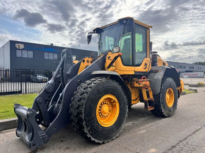 Volvo L90H - Wheel loader: picture 3 Volvo L90H - Wheel loader: picture 3