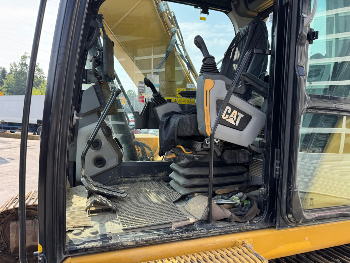 Crawler excavator CATERPILLAR 323NG GPS 4x Schaufeln: picture 14