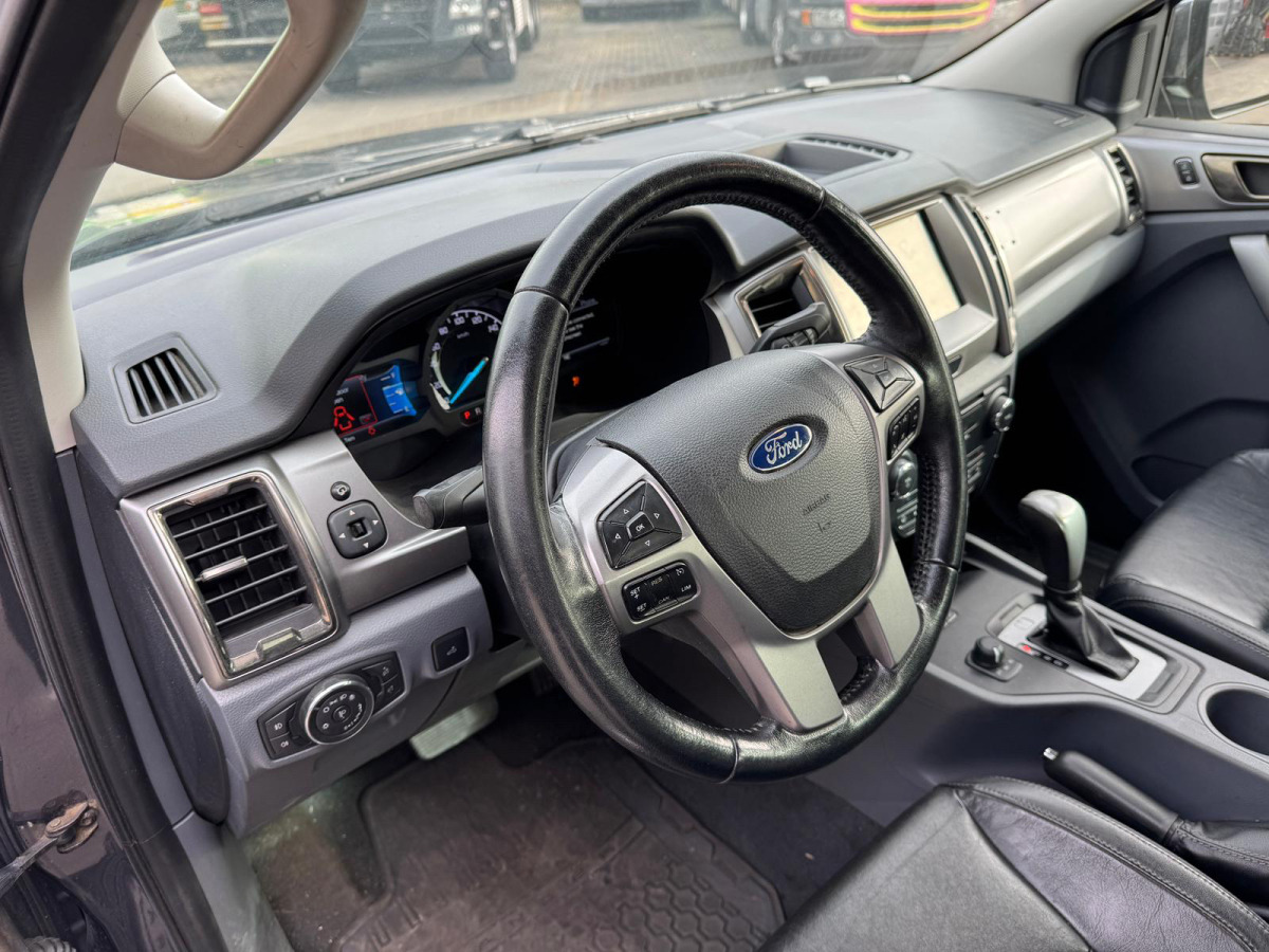 Pickup truck FORD Ranger 3.2 Diesel 4x4: picture 11