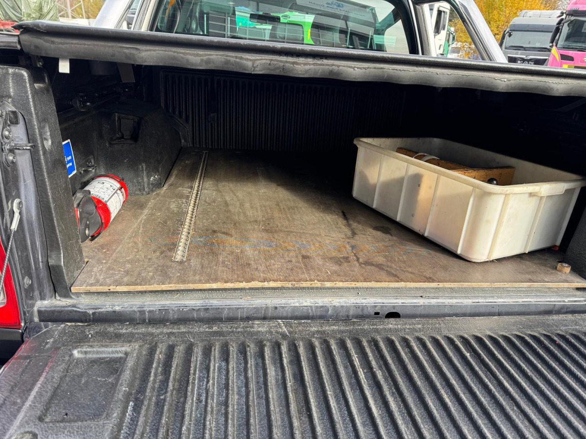 Pickup truck FORD Ranger 3.2 Diesel 4x4: picture 8