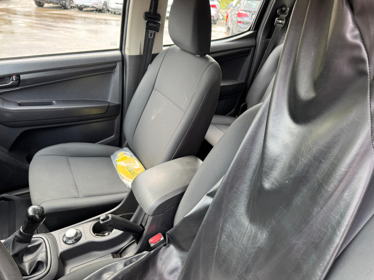 Pickup truck ISUZU ATF S86 2.5Diesel 4x4: picture 11