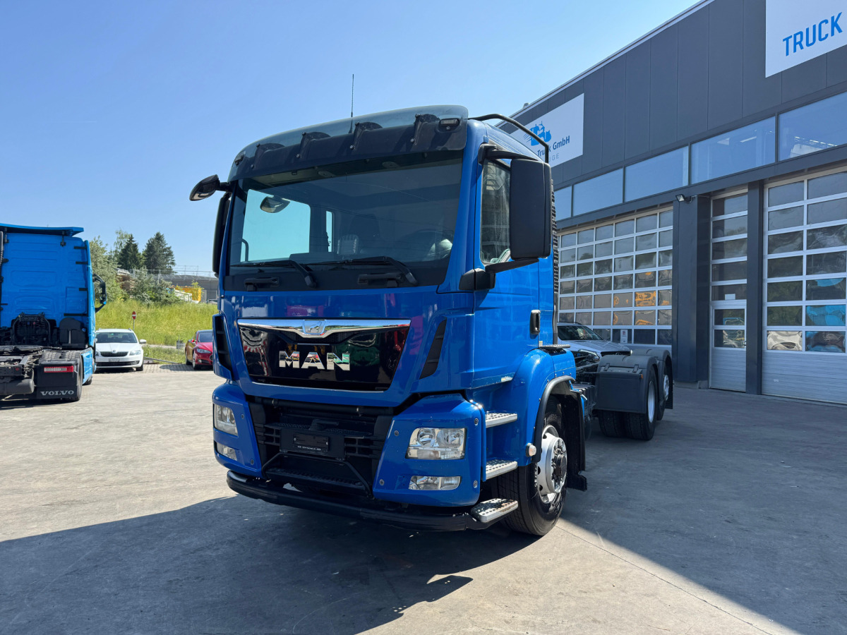 MAN TGS 26.440 6x2/4 Fahrgestell - Cab chassis truck: picture 1 MAN TGS 26.440 6x2/4 Fahrgestell - Cab chassis truck: picture 1