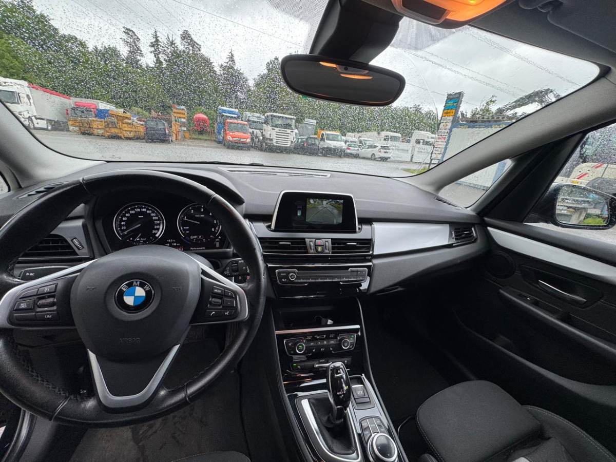 Hatchback Marke BMW 218d xDrive: picture 10