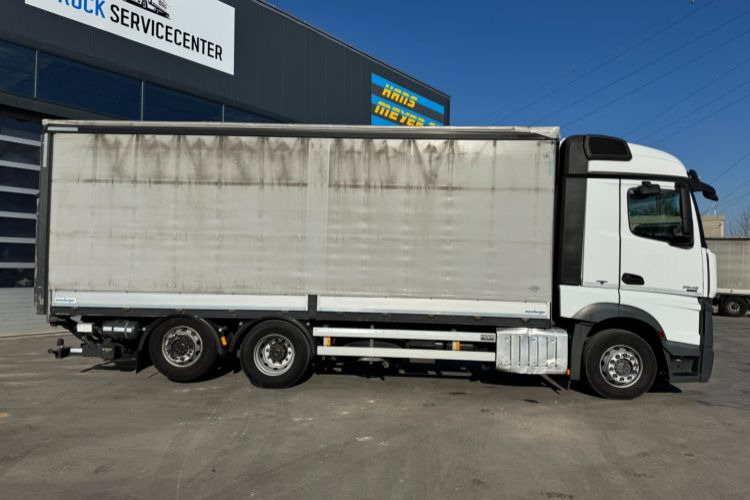Mercedes-Benz Actros 2545 6x2 - Curtainsider truck: picture 4 Mercedes-Benz Actros 2545 6x2 - Curtainsider truck: picture 4