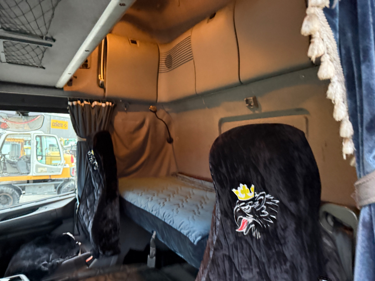 Curtainsider truck SCANIA 164 580 V8 4x2: picture 13