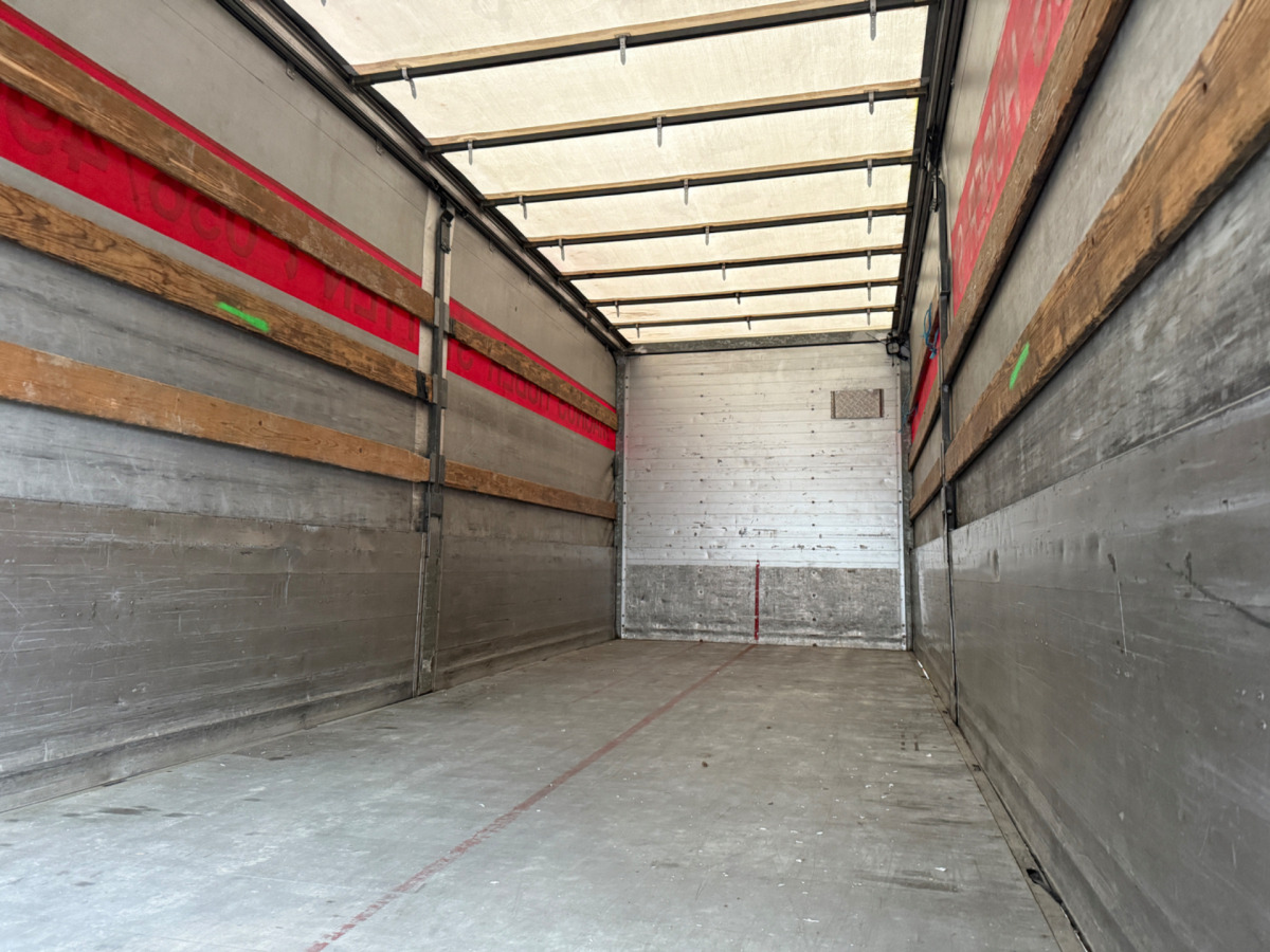 Curtainsider truck SCANIA 164 580 V8 4x2: picture 7
