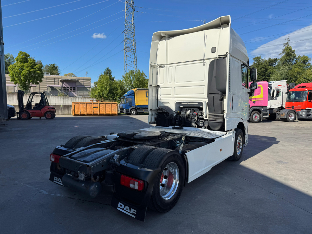 DAF XF460 4x2 - Tractor unit: picture 5 DAF XF460 4x2 - Tractor unit: picture 5
