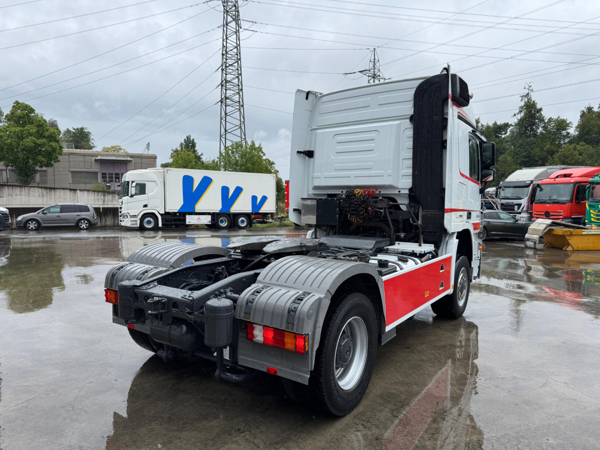 MERCEDES Actros 2044 4x4 - Tractor unit: picture 5 MERCEDES Actros 2044 4x4 - Tractor unit: picture 5