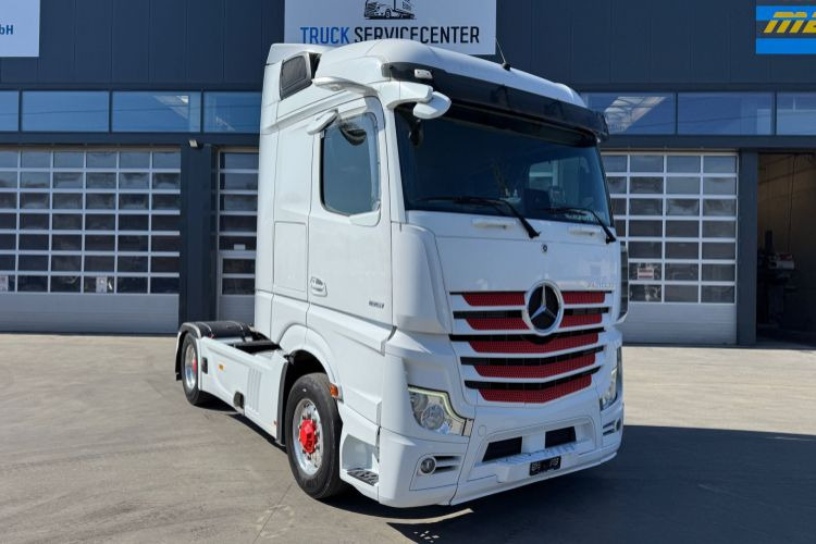 Mercedes-Benz Actros 1851 4x4 Hydraulik - Tractor unit: picture 3 Mercedes-Benz Actros 1851 4x4 Hydraulik - Tractor unit: picture 3
