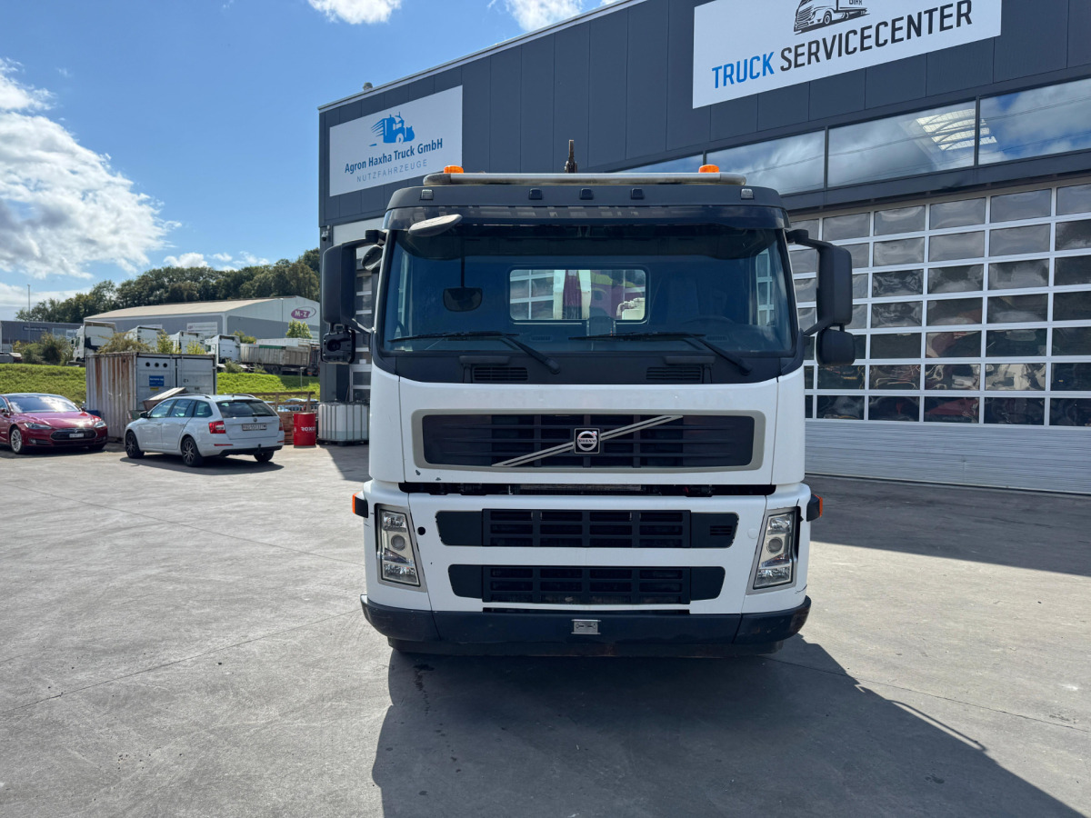 VOLVO FM-440 8x4 Hiab 25T AHK - Hook lift truck: picture 2 VOLVO FM-440 8x4 Hiab 25T AHK - Hook lift truck: picture 2