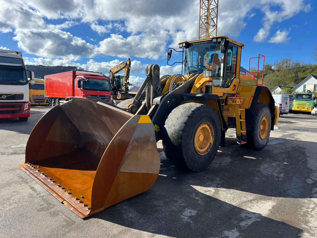 VOLVO L180H - Wheel loader: picture 2 VOLVO L180H - Wheel loader: picture 2