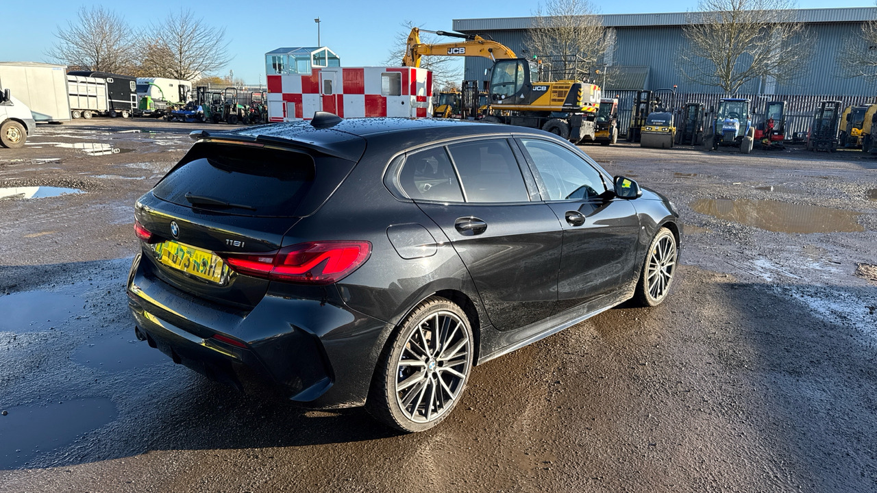 BMW 1 SERIES 118i M Sport - Hatchback: picture 4 BMW 1 SERIES 118i M Sport - Hatchback: picture 4